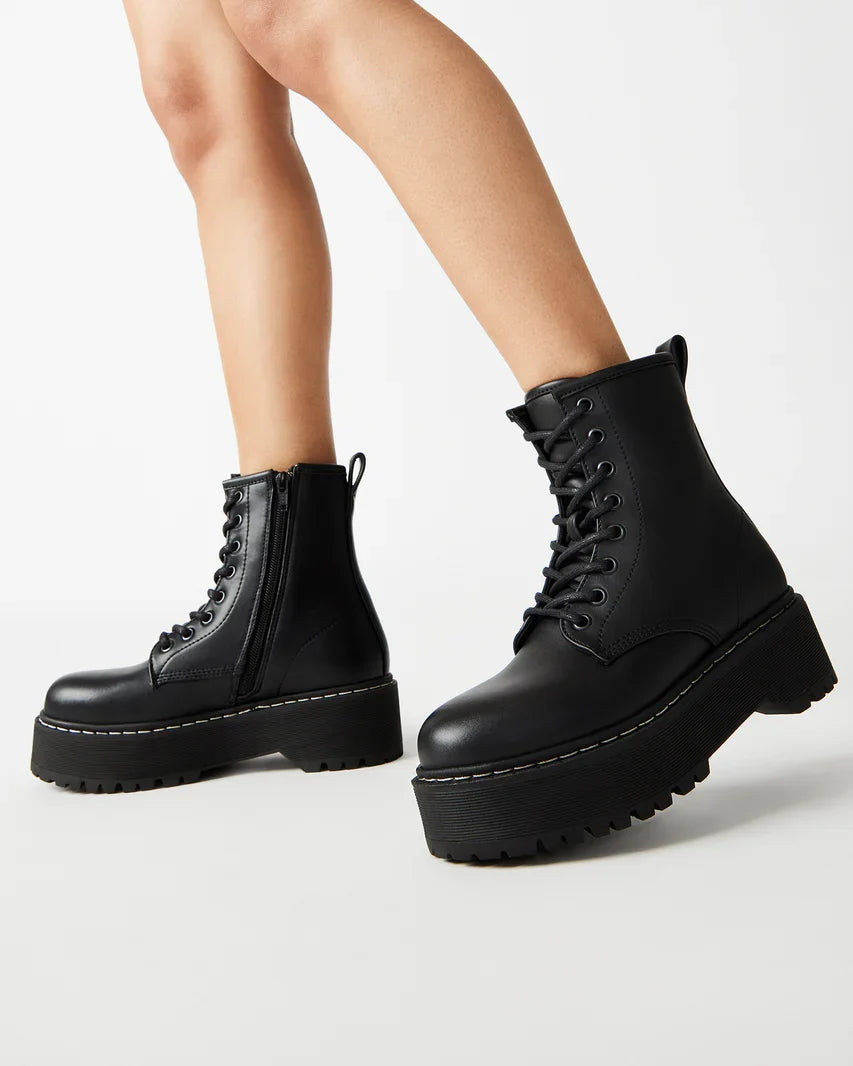 Betty Boot
